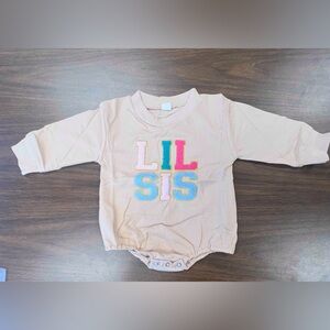 Lil Sis Baby Bodysuit | Newborn Gift | 3–6 Months